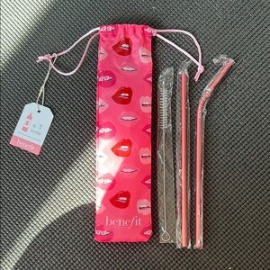 Benefit Reusable straws with cleaning brush and pouch!
